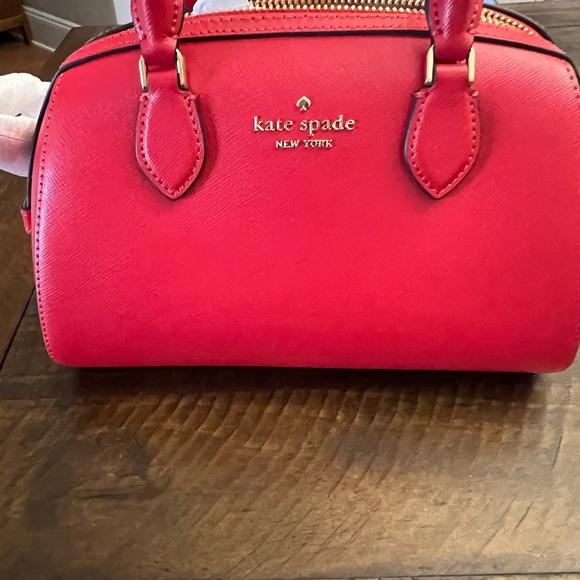 Kate Spade Red Leather Madison Saffiano Duffle crossbody - Picture 6 of 7